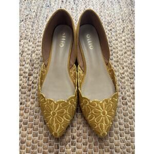 Ollio Women’s Mustard Yellow Embroidered Floral Pointed Toe Flats Size 7